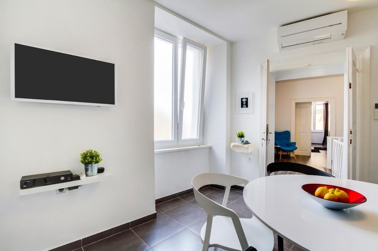 Divinity'S - Old Town Center Apartment ซาดาร์ ภายนอก รูปภาพ